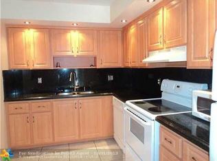 513 SW 61st Ter, Pompano Beach, FL 33068