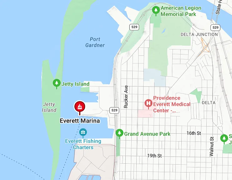 Located 15 min to Everett Marina