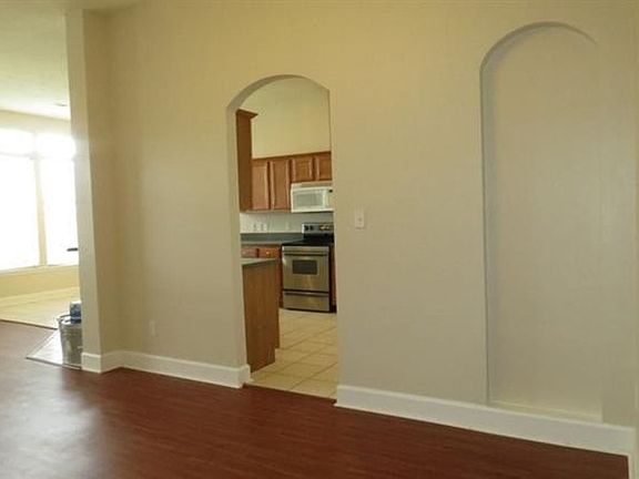4th image of 5533 Hampton Woods Way