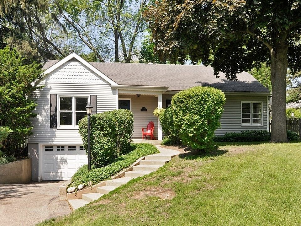 1st image of 636 Exmoor Ave