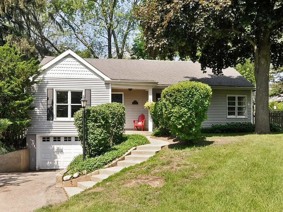 636 Exmoor Ave