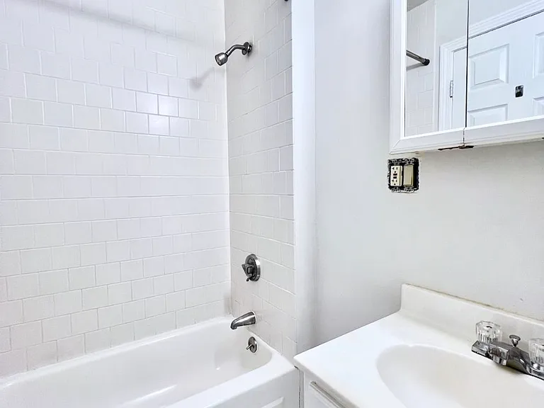 131 Pearl St #3R — Photo 7