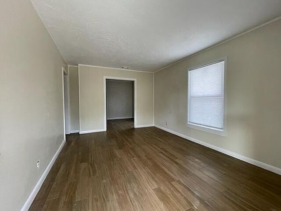 3rd image of 952 43rd Street