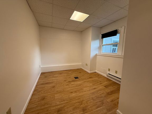 5th image of 2 Osborne Ln APT 2
