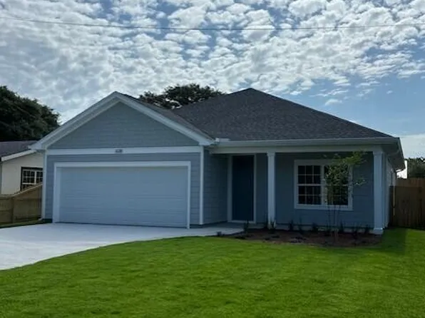 608 Lake Powell Dr, Panama City Beach, FL 32413