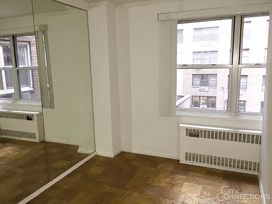 Rented by City Connections Realty | media 15