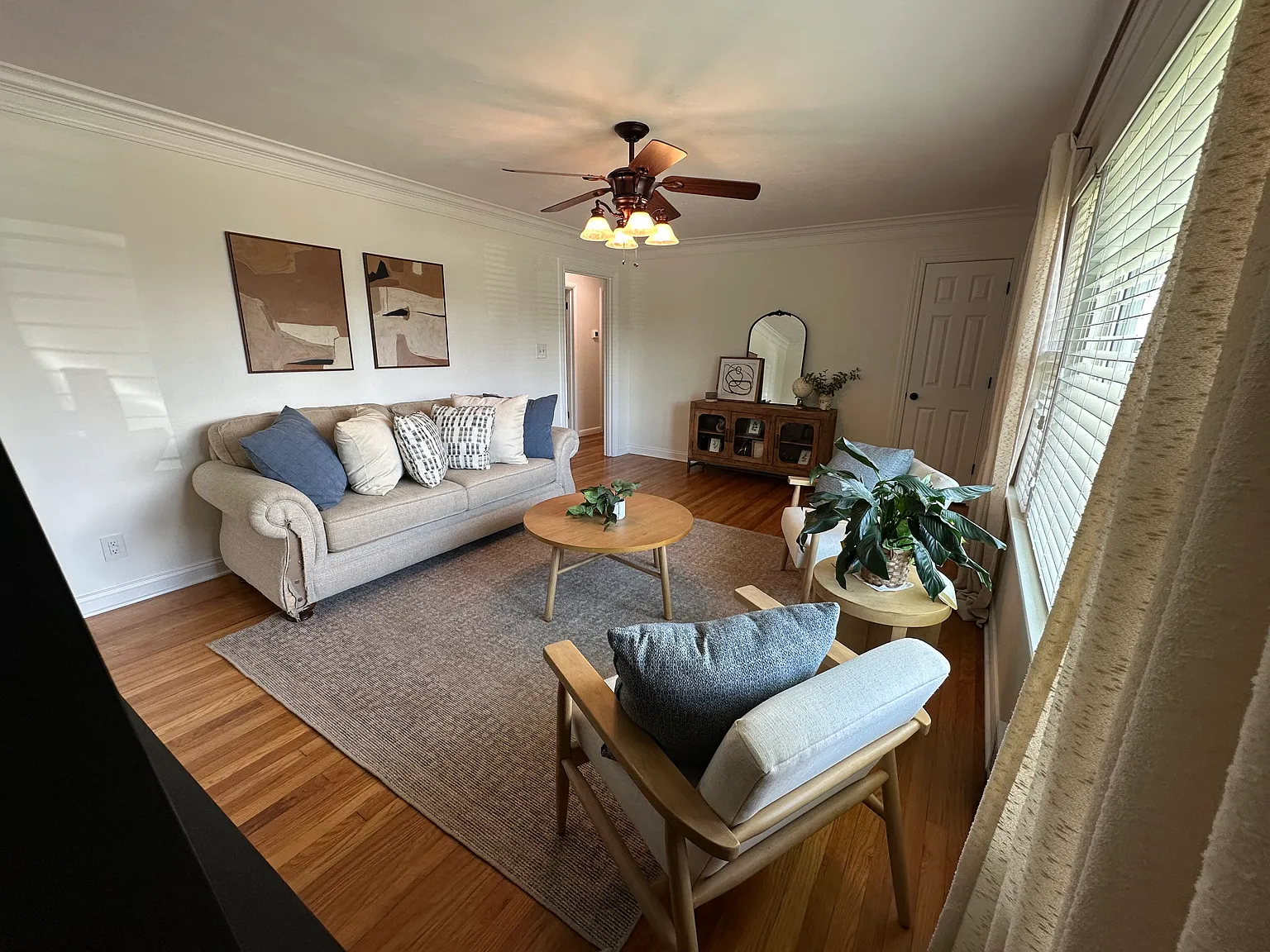 3 bed, 1600 sqft, $1,800 — Photo 3