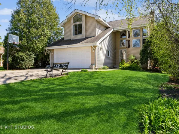 125 W Chicago Ave, Westmont, IL 60559