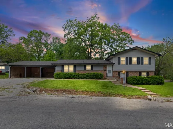 7440 W C St, Belleville, IL 62223