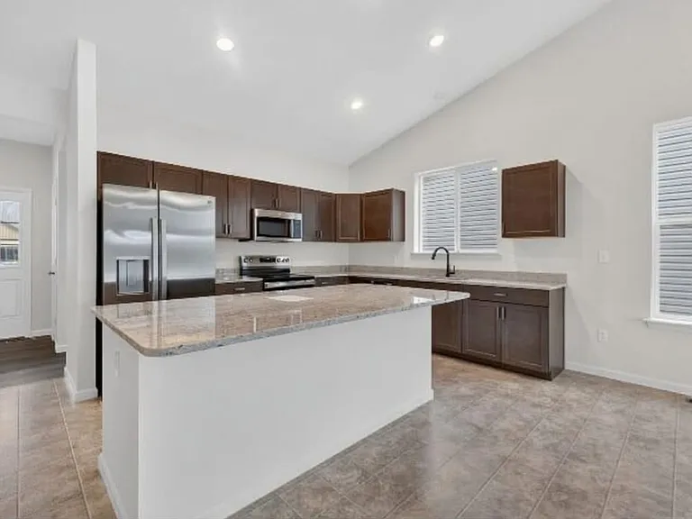 821 Cedarwood Dr #MAIN — Photo 3