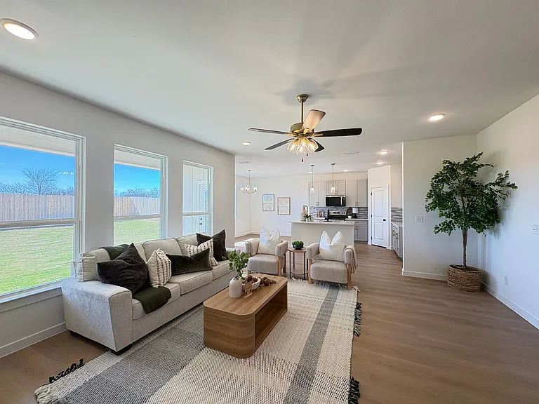 727 Liberty Park Dr — Photo 4