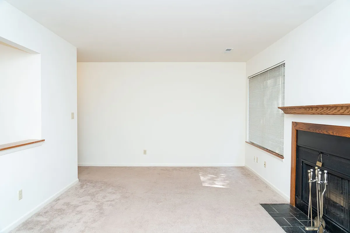 Building Photo - 127 Blithe Ct