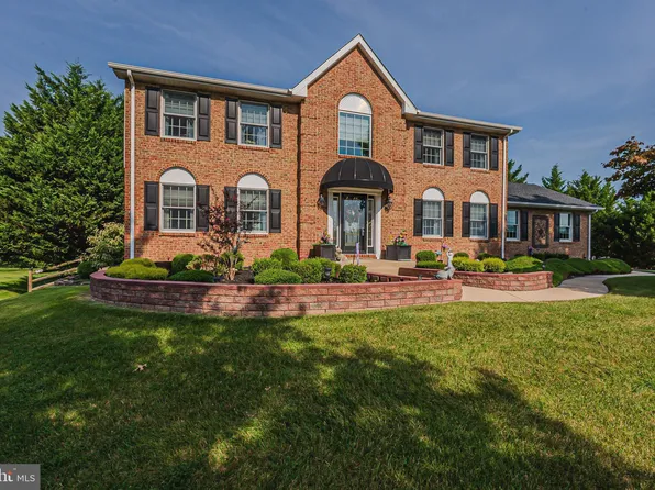 10 Steffie Dr, Bear, DE 19701