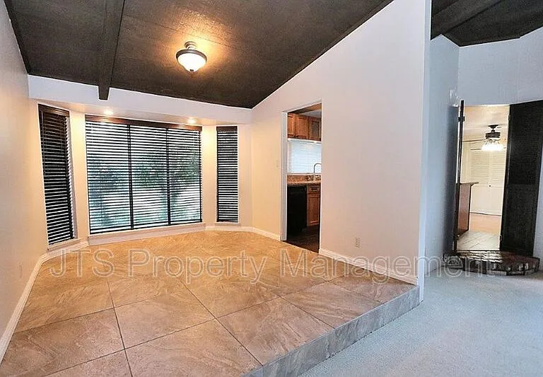 1060 Sand Bar Cir — Photo 16