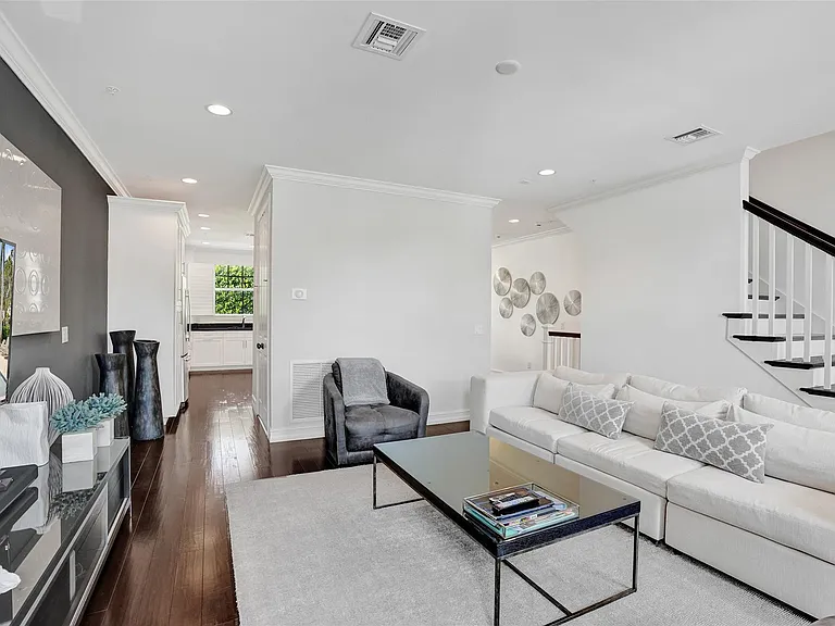381 E Cannery Row Cir — Photo 7