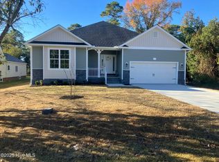 5708 Sloop Ct, New Bern, NC 28560