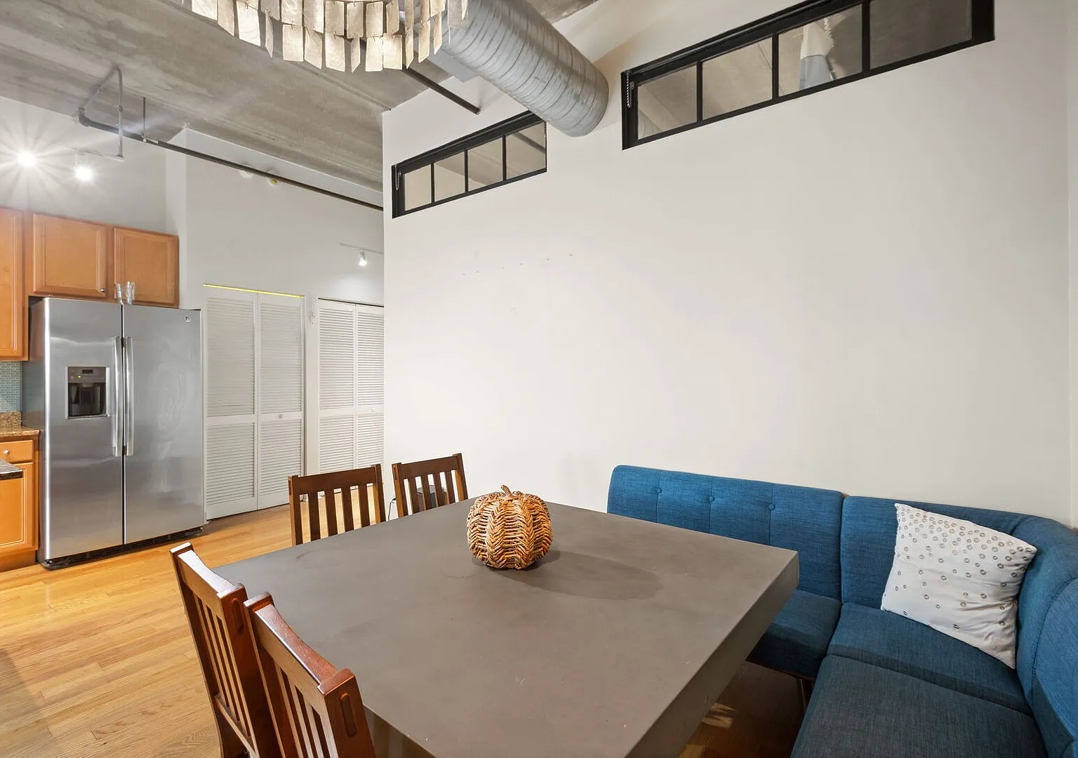 2 bed, 1181 sqft, $3,400 — Photo 4
