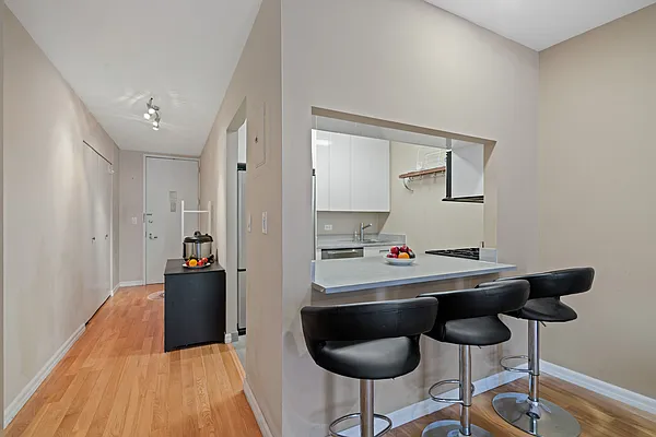 Rented by Nest Seekers International | media 12