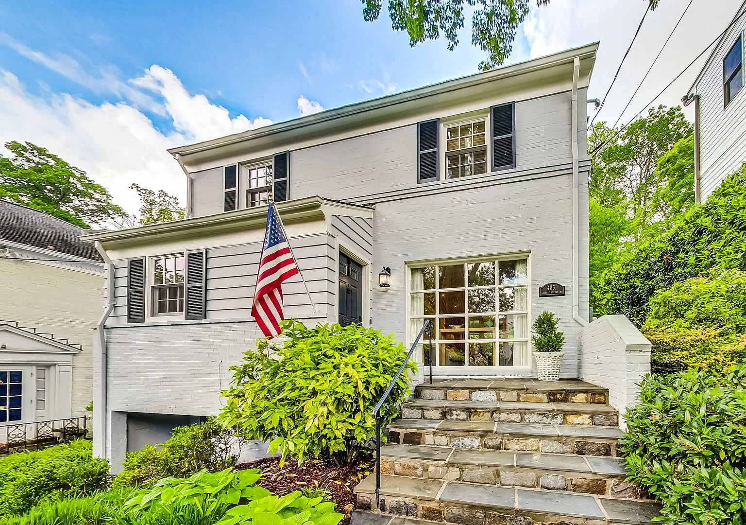 Stunning 4 bed + 2 full & 2 1/2 bath Classic in NW DC — Photo 1