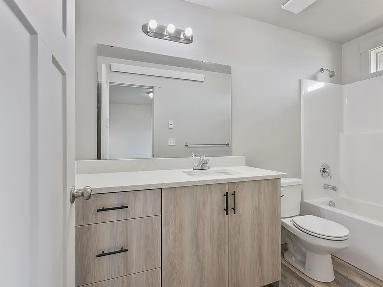 G5880RO — Photo 17