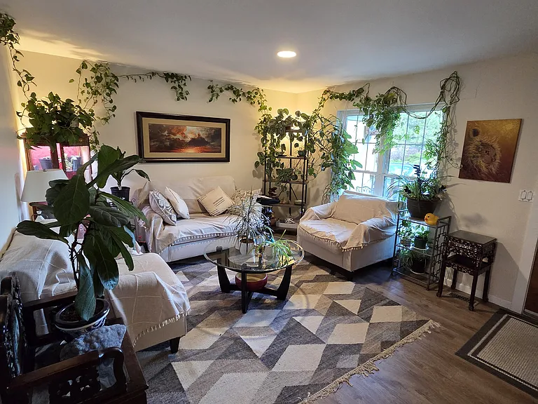 1482 Kennedy Ave — Photo 5