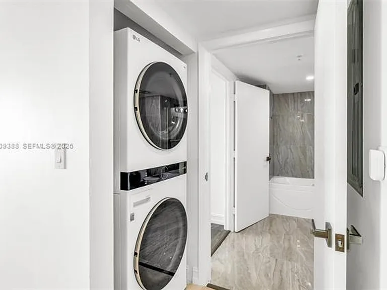 1800 N Bayshore Dr #4208 — Photo 27