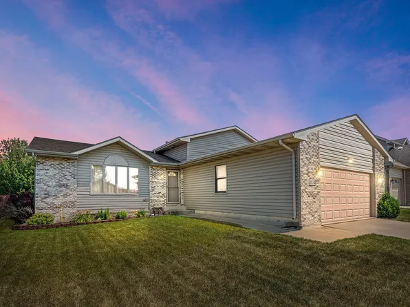 8247 Buchanan St, Merrillville, IN 46410
