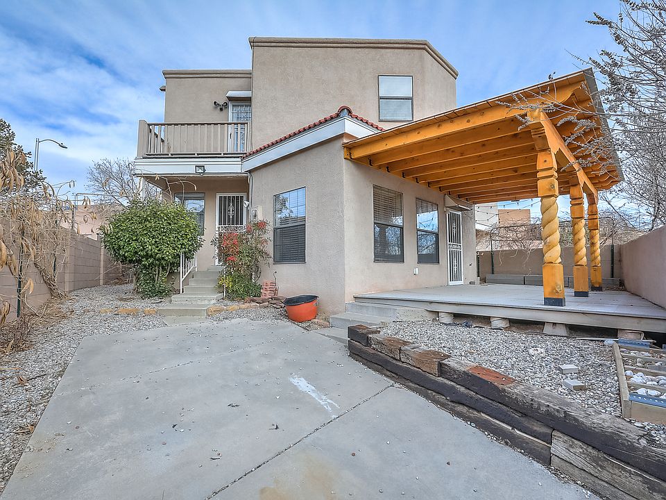 1st image of 820 Monte Alto Dr NE