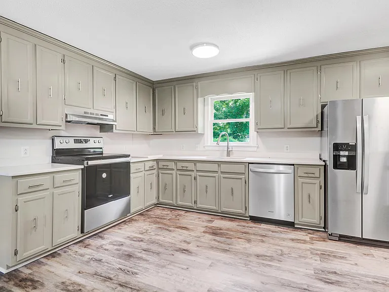 302 Cedar Rd — Photo 16