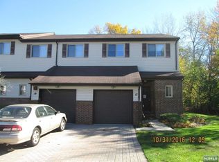 17 Hampton Ct #317, Washington Township, NJ 07676