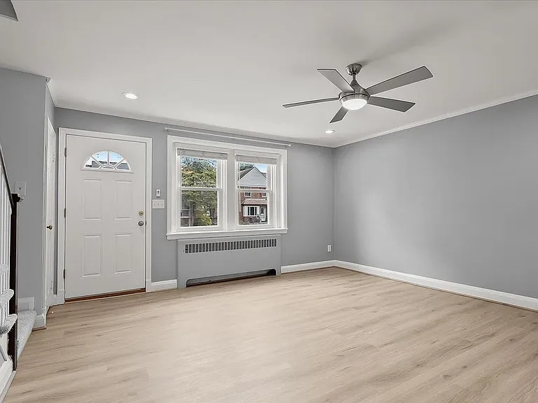 8 Enjay Ave — Photo 7