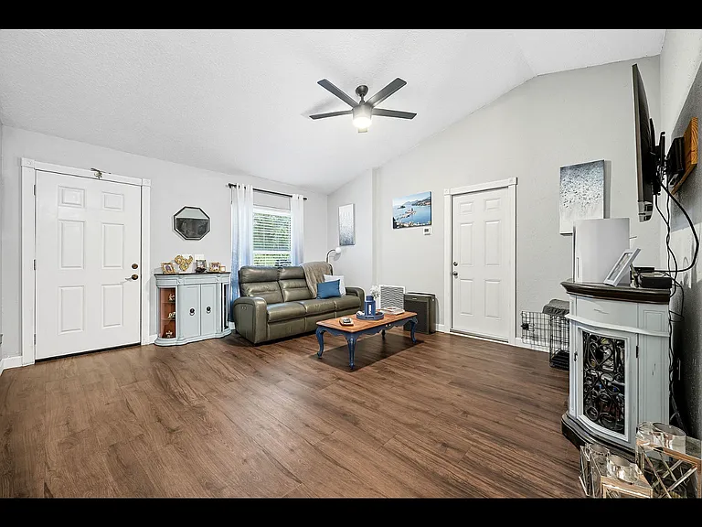4234 Illicium Ln — Photo 14