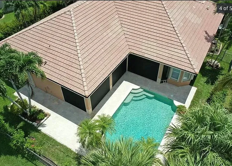 7215 NW 110th Ave