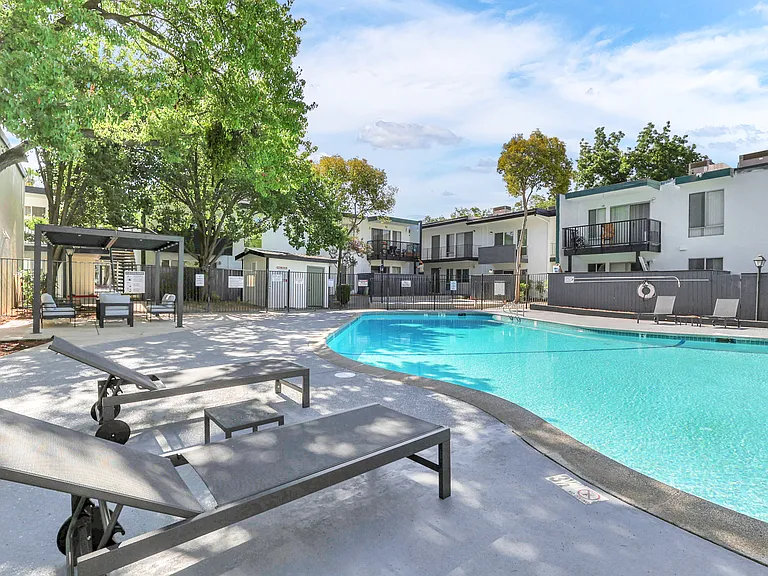 Courtyard Apartments — Photo 10