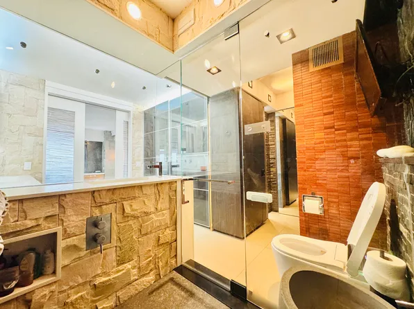 119-49 Union Turnpike image 4 of 7