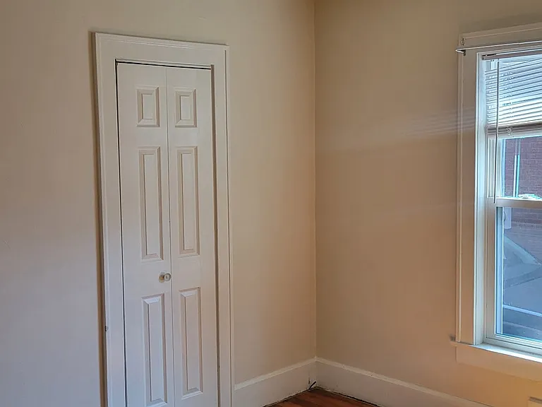 1120-22 W 28th St #1 — Photo 13