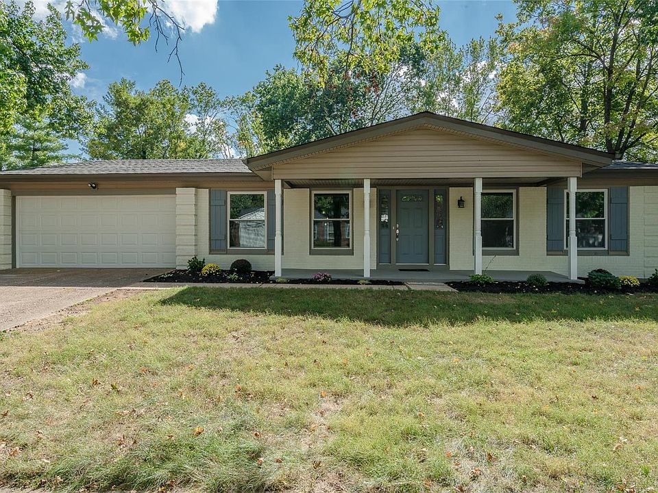 1st image of 216 Fawn Meadows Dr