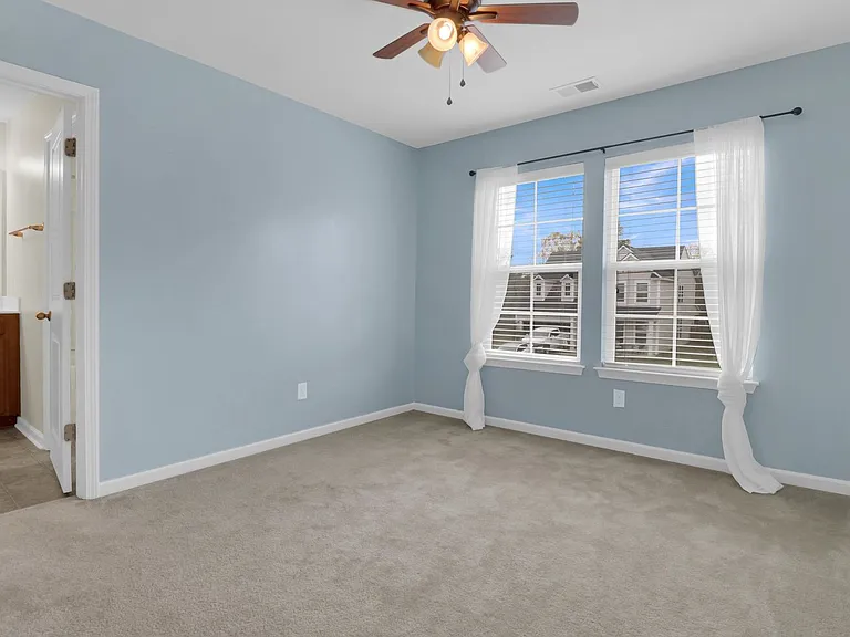 1419 Hermitage Ln — Photo 27