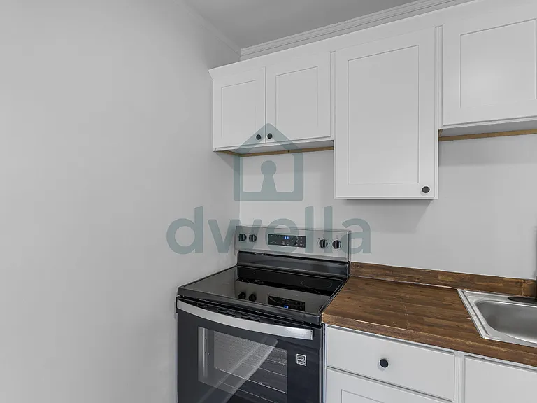 237 Woodlawn Ave — Photo 3