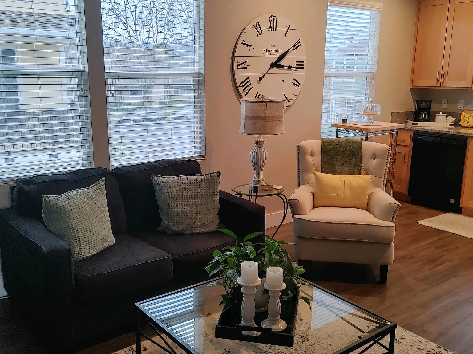 1 bed, 550 sqft, $1,900 — Photo 2