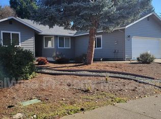 1267 Ironwood Dr, Grants Pass, OR 97526