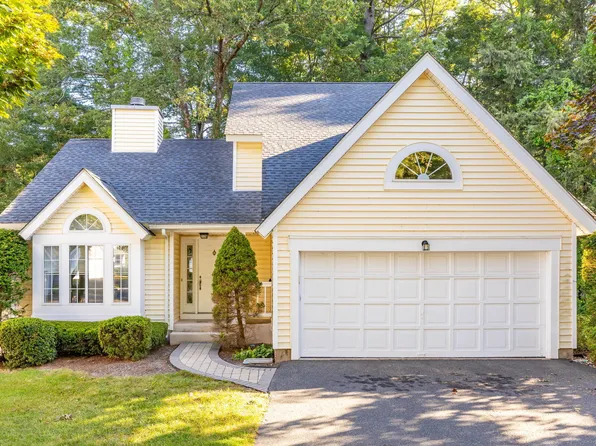 20 Southbridge Court #20, Simsbury, CT 06070