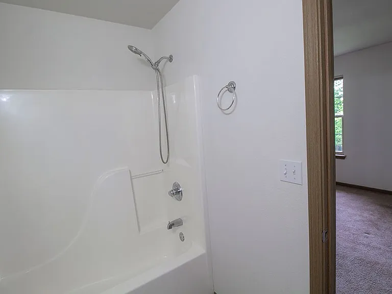 2119 Ballenger Ln — Photo 22