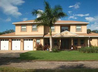 9848 E Bay St, Seminole, FL 33776