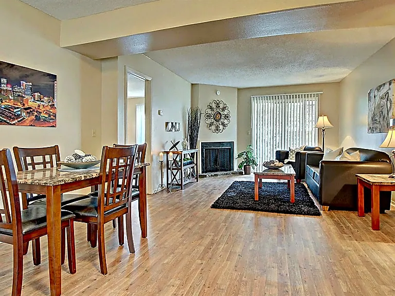 2413 E 55th Pl — Photo 4
