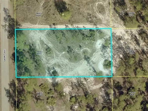 914 Grant Ave, Lehigh Acres, FL 33972