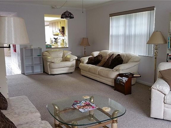 2nd image of 203 SE 15th Pl APT 115