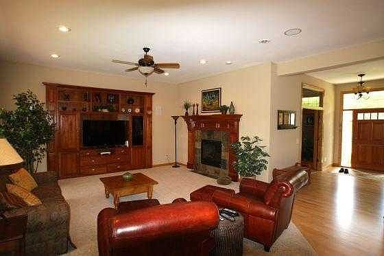 4th image of 2058 Valley Creek Ln