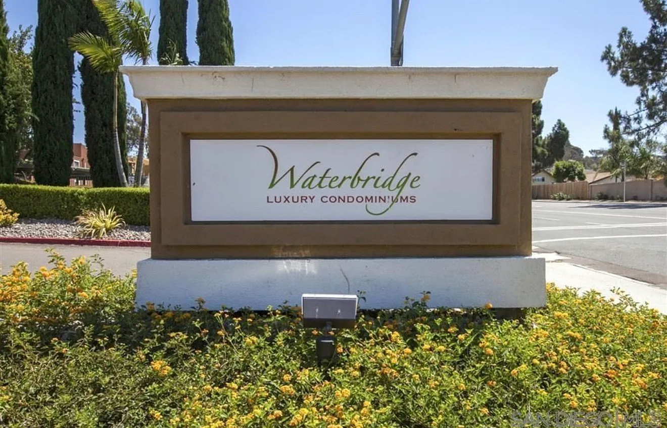 3 bed, 1040 sqft, $3,400 — Photo 2