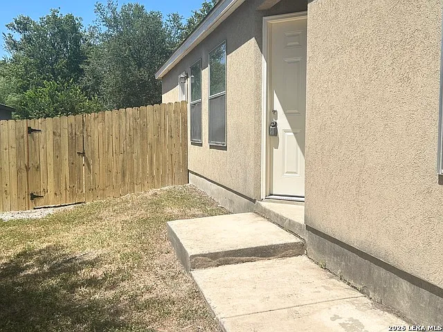 6317 Green Top Dr — Photo 2